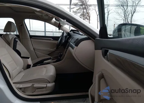 2017 Volkswagen Passat 1.8T Se из США, поврежденный, VIN 1VWGT7A32HC051353